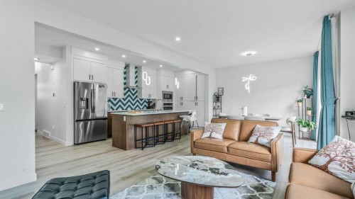 18 Clearwater Lane, Chestermere, AB 