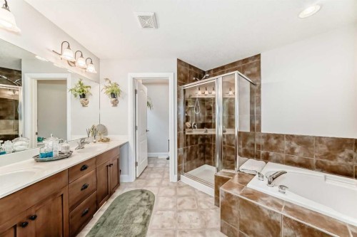 12 Chapala Heath Se, Calgary, AB 