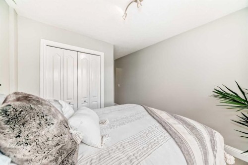 12 Chapala Heath Se, Calgary, AB 