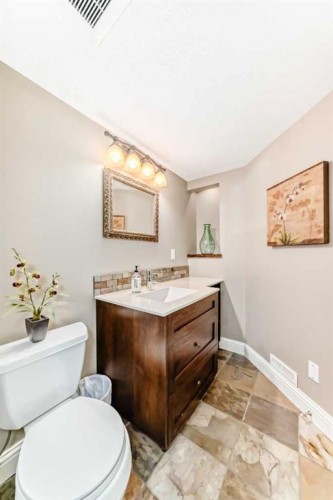 12 Chapala Heath Se, Calgary, AB 