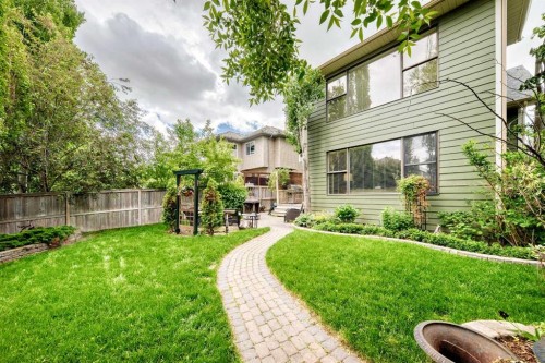 12 Chapala Heath Se, Calgary, AB 
