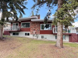 11131 Sacramento Drive SW Calgary, AB T2W 0J5