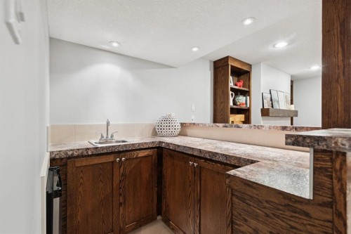 716 Cantree Road Sw, Calgary, AB 