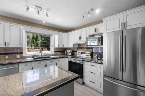 43 Hampstead Close Nw, Calgary, AB 