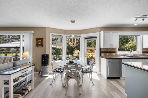 43 Hampstead Close Nw, Calgary, AB 