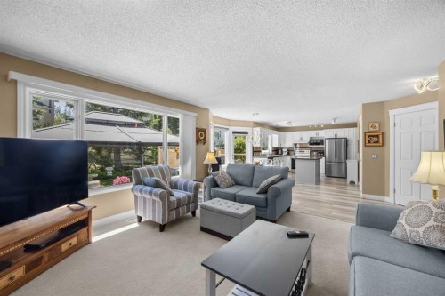 43 Hampstead Close Nw, Calgary, AB 