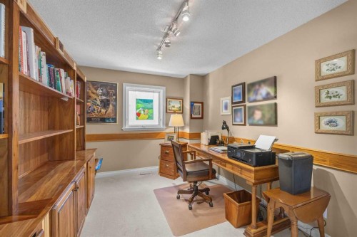 43 Hampstead Close Nw, Calgary, AB 