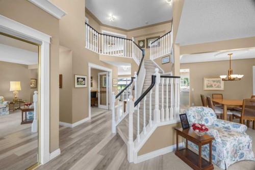 43 Hampstead Close Nw, Calgary, AB 