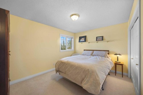 43 Hampstead Close Nw, Calgary, AB 