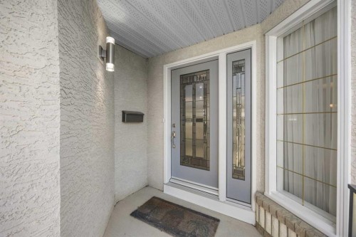 43 Hampstead Close Nw, Calgary, AB 