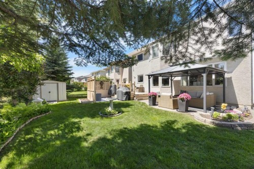 43 Hampstead Close Nw, Calgary, AB 