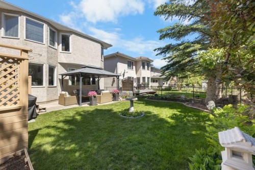 43 Hampstead Close Nw, Calgary, AB 