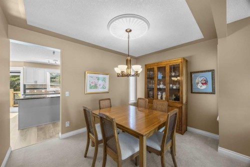 43 Hampstead Close Nw, Calgary, AB 
