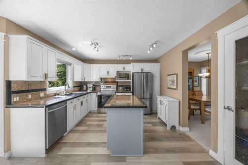 43 Hampstead Close Nw, Calgary, AB 