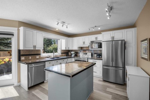 43 Hampstead Close Nw, Calgary, AB 