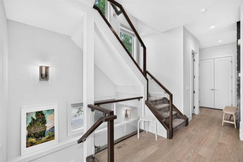 3490 7 Avenue Nw, Calgary, AB 