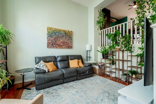 1310 Auburn Bay Square Se, Calgary, AB - Indoor Photo Showing Living Room