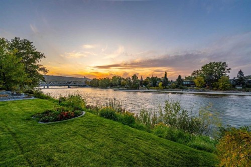 1911 52 Street Nw, Calgary, AB 