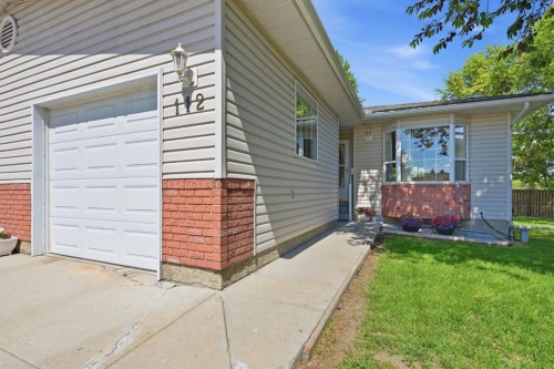 112 Dovista Court Se, Calgary, AB 