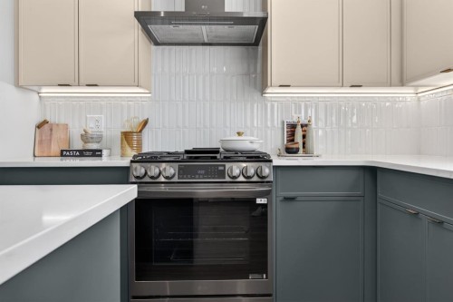 703-30 Creekside Villas Sw, Calgary, AB 