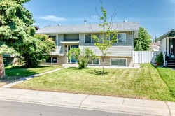 12 Aspen Crescent SE Airdrie, AB T4B 1K2
