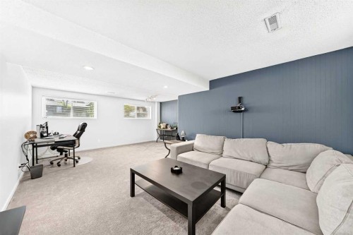 12 Aspen Crescent Se, Airdrie, AB 