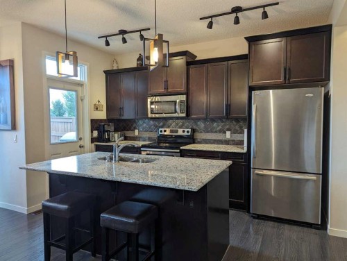 16 Fireside Place, Cochrane, AB 
