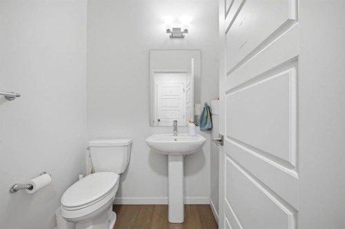908 West Lakeview Drive, Chestermere, AB 
