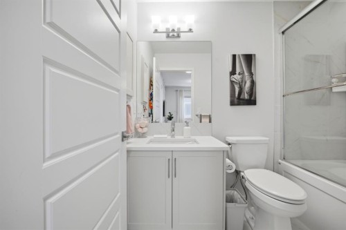 908 West Lakeview Drive, Chestermere, AB 