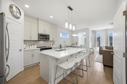 908 West Lakeview Drive, Chestermere, AB 