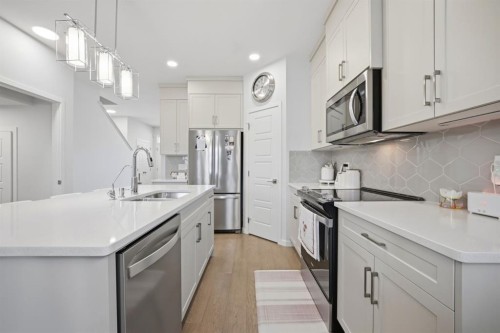 908 West Lakeview Drive, Chestermere, AB 