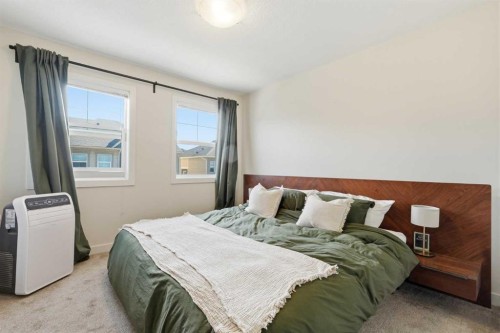 29 Legacy Path Se, Calgary, AB 