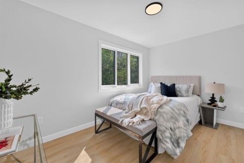 2020 12 Avenue Sw, Calgary, AB - Indoor Photo Showing Bedroom