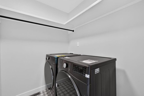 2020 12 Avenue Sw, Calgary, AB - Indoor Photo Showing Laundry Room