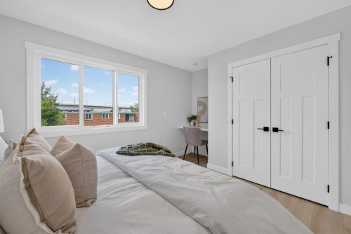 2020 12 Avenue Sw, Calgary, AB - Indoor Photo Showing Bedroom