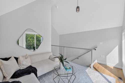 2020 12 Avenue Sw, Calgary, AB - Indoor