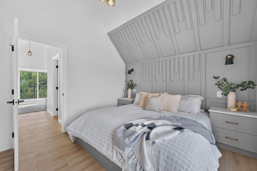 2020 12 Avenue Sw, Calgary, AB - Indoor Photo Showing Bedroom
