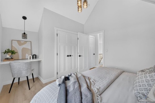 2020 12 Avenue Sw, Calgary, AB - Indoor Photo Showing Bedroom