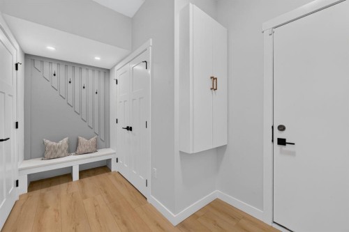 2020 12 Avenue Sw, Calgary, AB - Indoor Photo Showing Other Room