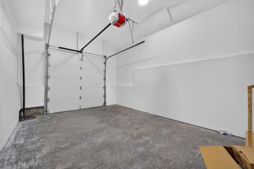 2020 12 Avenue Sw, Calgary, AB - Indoor Photo Showing Garage