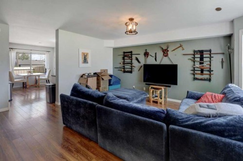 8034 24 Street Se, Calgary, AB 