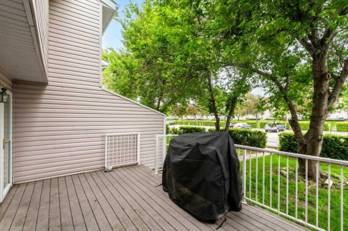 445 40 Street Ne, Calgary, AB 