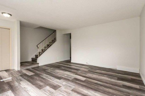 445 40 Street Ne, Calgary, AB 