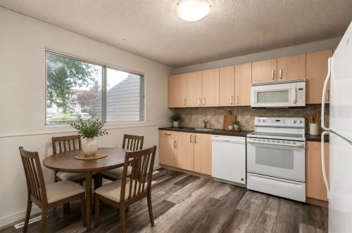 445 40 Street Ne, Calgary, AB 
