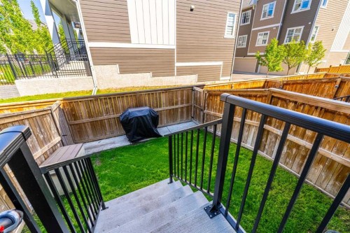 310 Cranbrook Square Se, Calgary, AB 