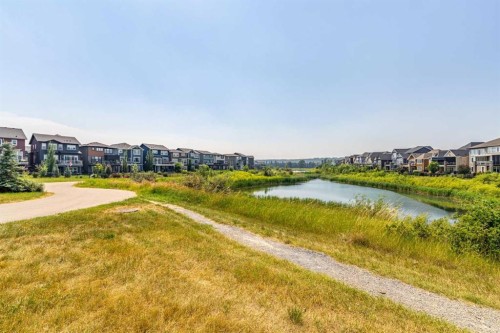 310 Cranbrook Square Se, Calgary, AB 