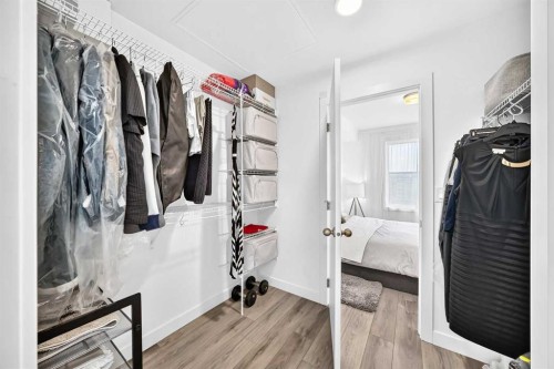 316-205 Spring Creek Common Sw, Calgary, AB - Indoor With Storage
