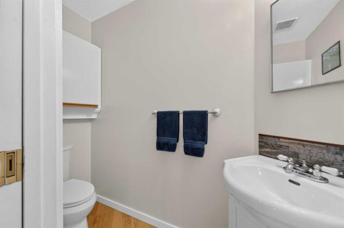 22 Rivercrest Way Se, Calgary, AB 
