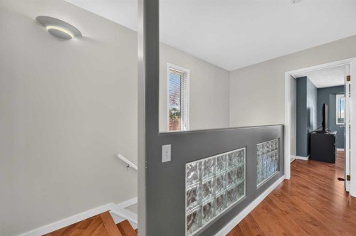 22 Rivercrest Way Se, Calgary, AB 