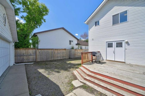 22 Rivercrest Way Se, Calgary, AB 